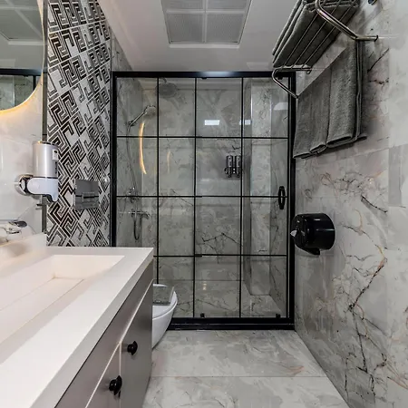 Airgate Airport Hotell 3*