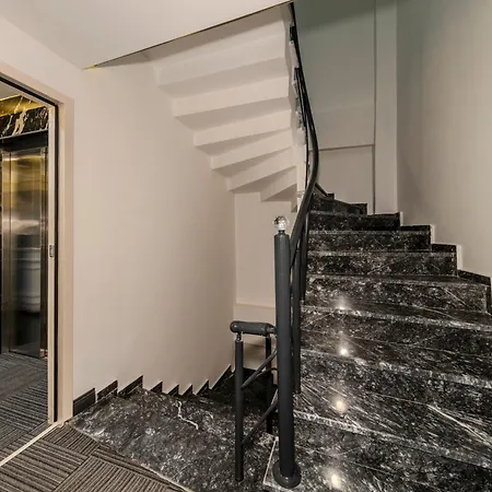 Airgate Airport Hotell 3*