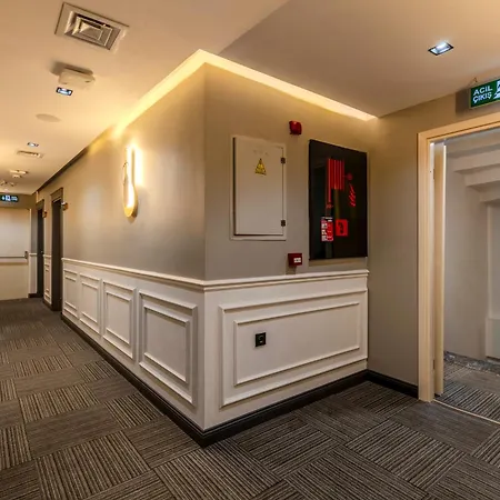 Airgate Airport Hotell 3*